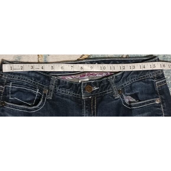 Maurices Womens LowRise Bootcut Dark Wash Blue Jeans With Raw Hems Sz 7 31Wx30L - Picture 4 of 9